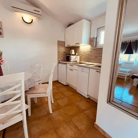 Apartamento With Parking Space Zecevo, - 20020 *