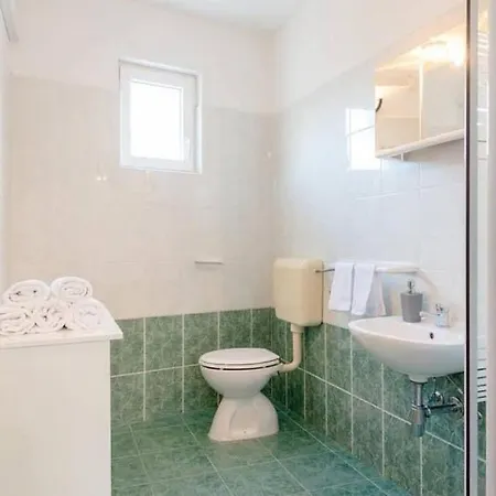 With Parking Space Zecevo, - 20020