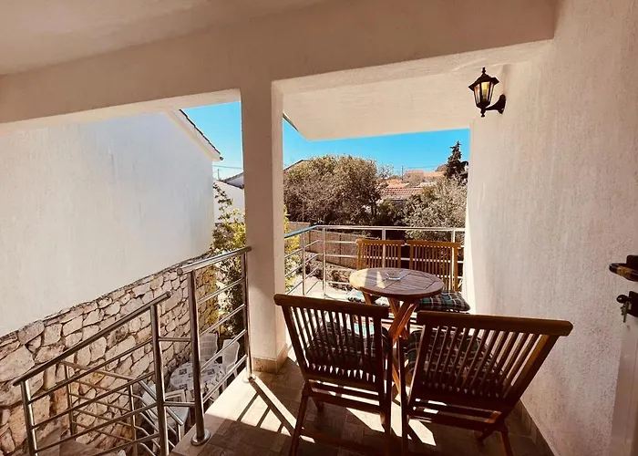 With Parking Space Zecevo, - 20020