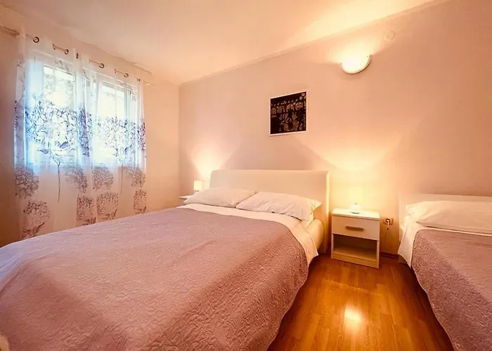 With Parking Space Zecevo, - 20020 * Rogoznica (Sibenik-Knin)